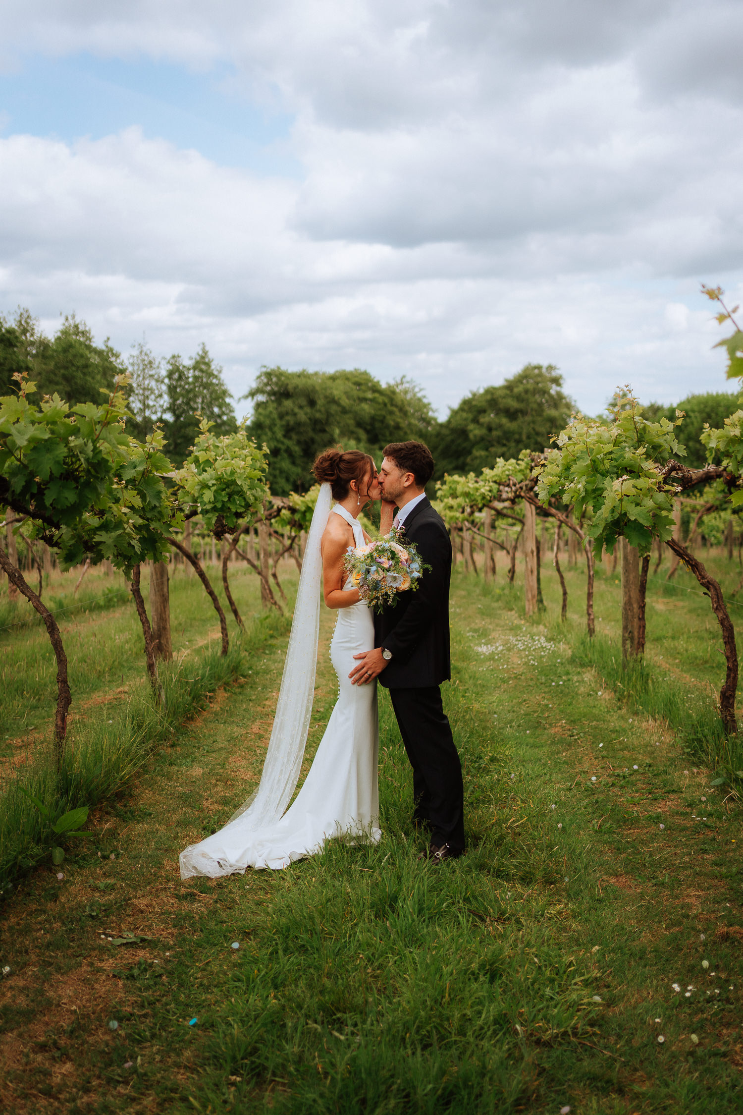 OLD LUXTERS BARN WEDDING PHOTOGRAPHY OXFORDSHIRE 016 OLD LUXTERS BARN WEDDING PHOTOGRAPHY OXFORDSHIRE 016